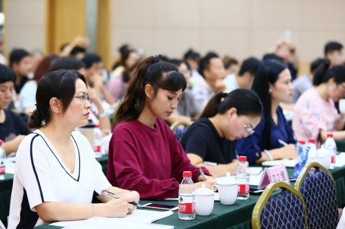2019杭州民宿經(jīng)營管理人才培訓(xùn)（第一期）在杭圓滿結(jié)業(yè)